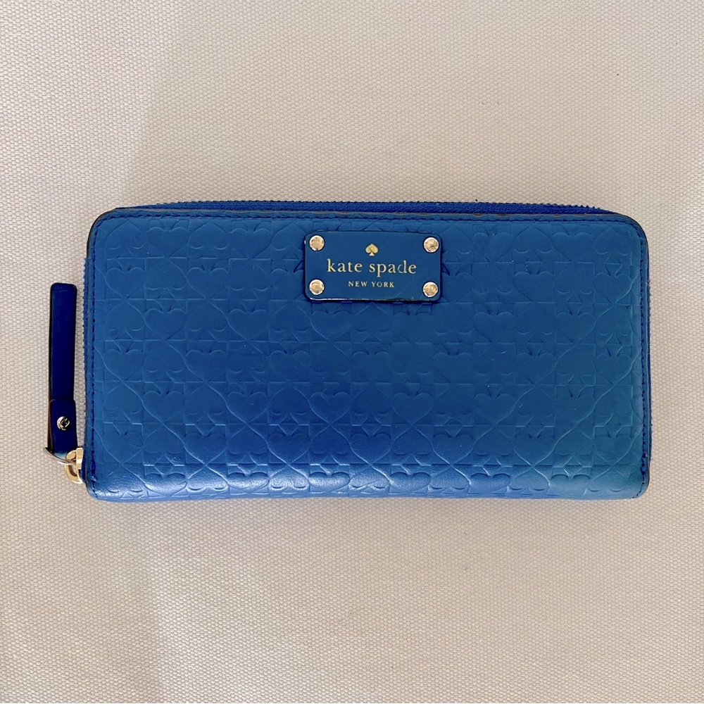 🎉HP🎉 Kate Spade Penn Place Embossed Zip-Around Wallet